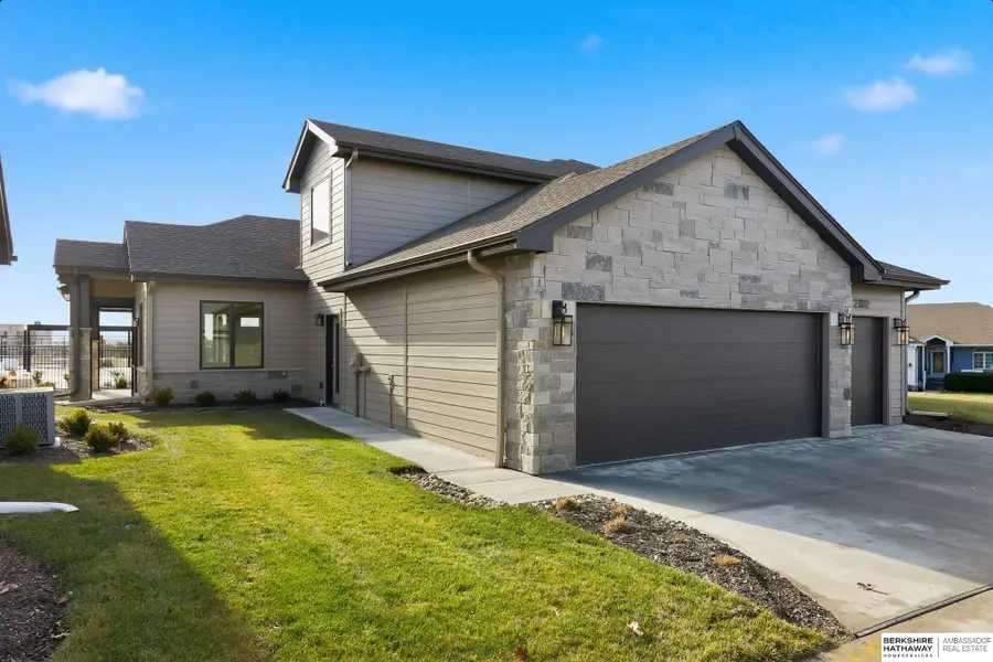 2302 S 176th Court, Omaha, NE 68130 - #2