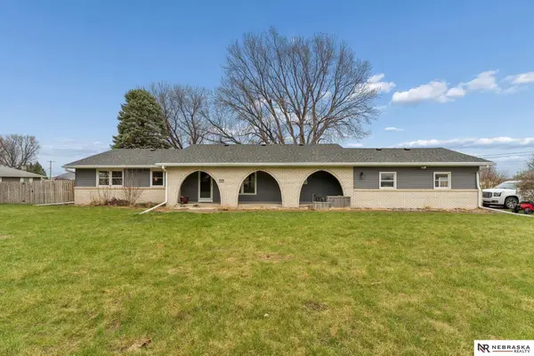 2450 N Ridge Road Drive, Fremont, NE 68025