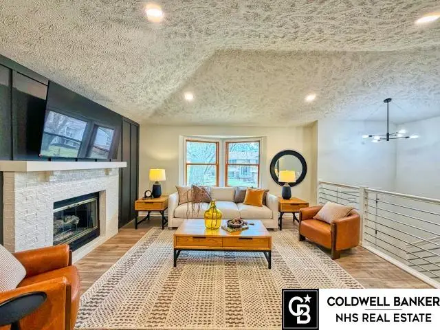 14824 Hillside Plaza, Omaha, NE 68154 - #1