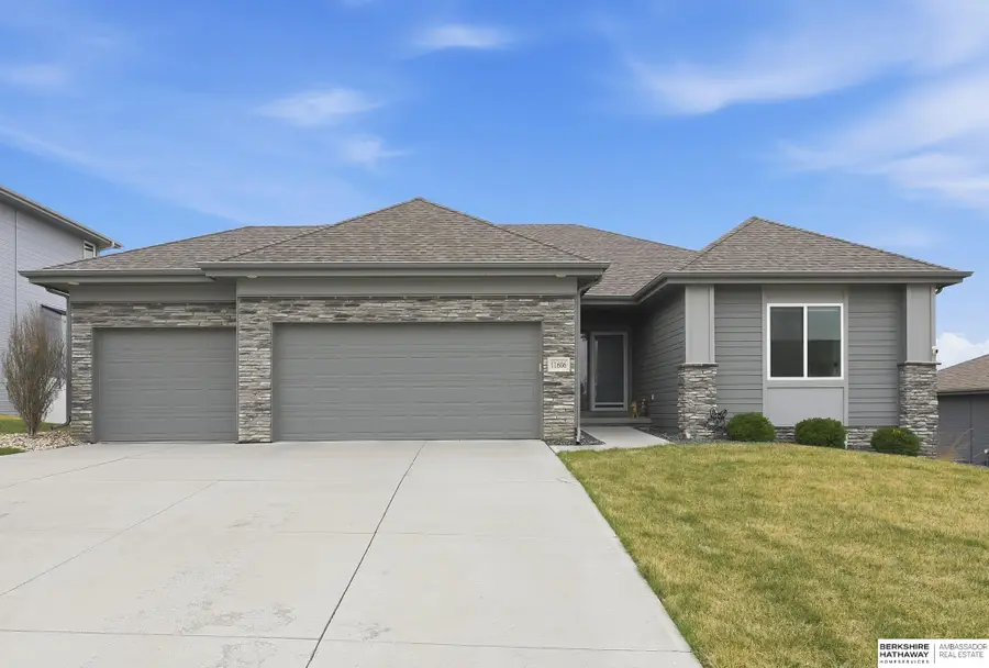 11606 S 111th Street, Papillion, NE 68046 - #2