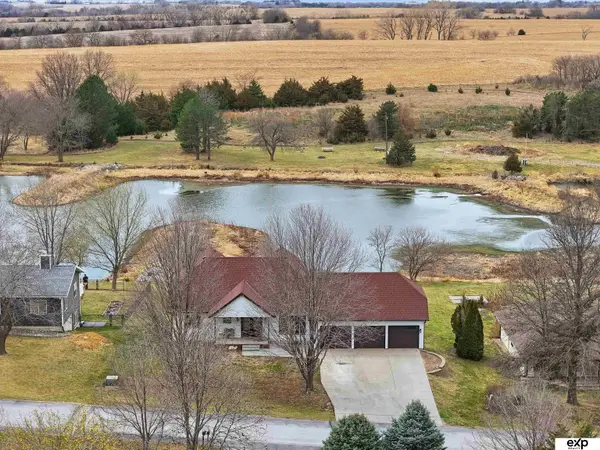 719 Lakeview Drive, Eagle, NE 68347