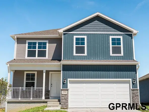 6506 Lawnwood Drive, Papillion, NE 68133