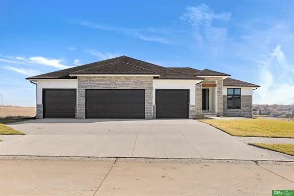 10705 S 219th Avenue, Gretna, NE 68028