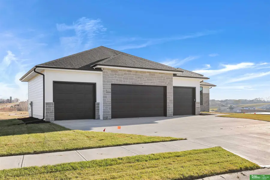 10705 S 219th Avenue, Gretna, NE 68028 - #2