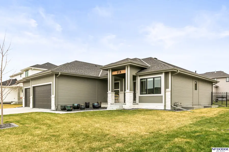 17011 Sarah Street, Bennington, NE 68007 - #2