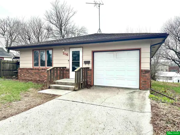 206 N Thomas Street, Oakland, NE 68045