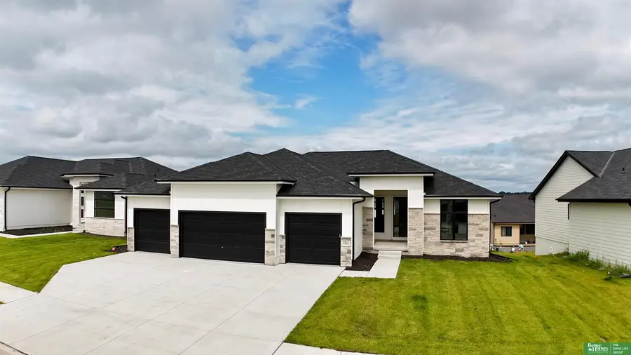 5504 N 212th Avenue, Elkhorn, NE 68022 - #2