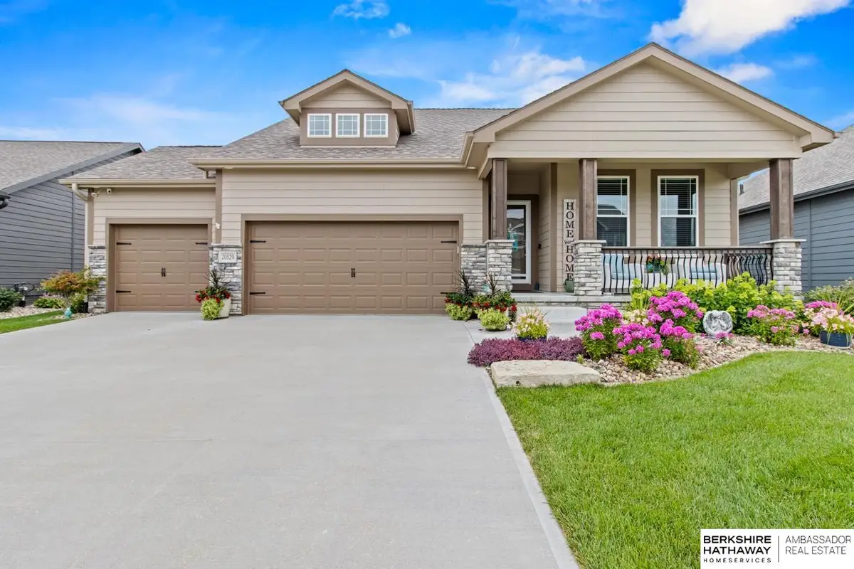 20529 D Street, Elkhorn, NE 68022 - #1