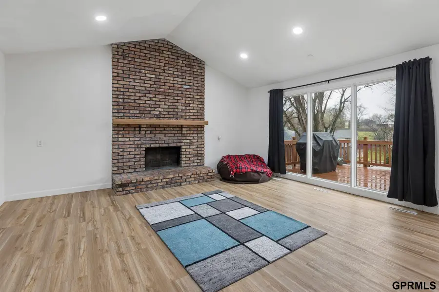 1104 Horseshoe Circle, Papillion, NE 68046 - #3