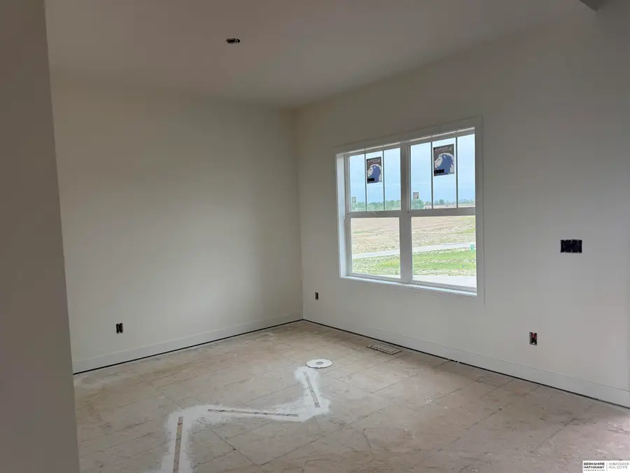20909 Nebraska Avenue, Elkhorn, NE 68022 - #2