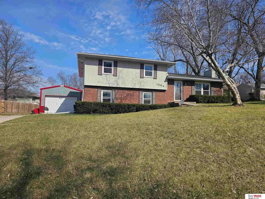 1304 S 4th Avenue, Beatrice, NE 68310 - #2