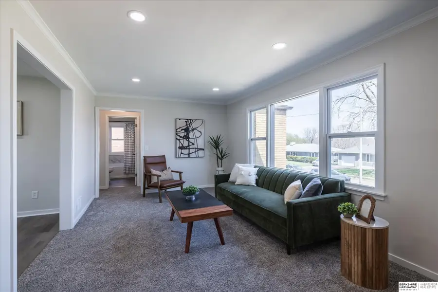 2142 S 38th Street, Omaha, NE 68105 - #2