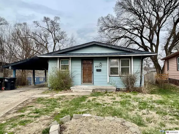 4552 Ogden Avenue, Omaha, NE 68104