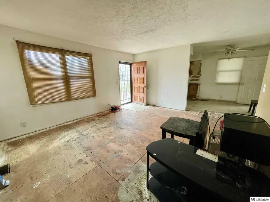 4552 Ogden Avenue, Omaha, NE 68104 - #3