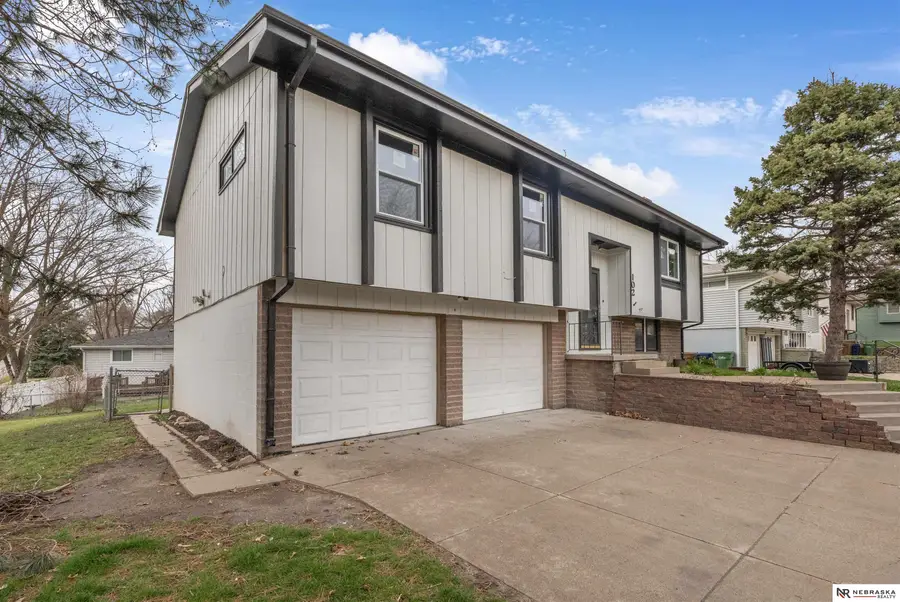 102 Hillcrest Avenue, Bellevue, NE 68005 - #2