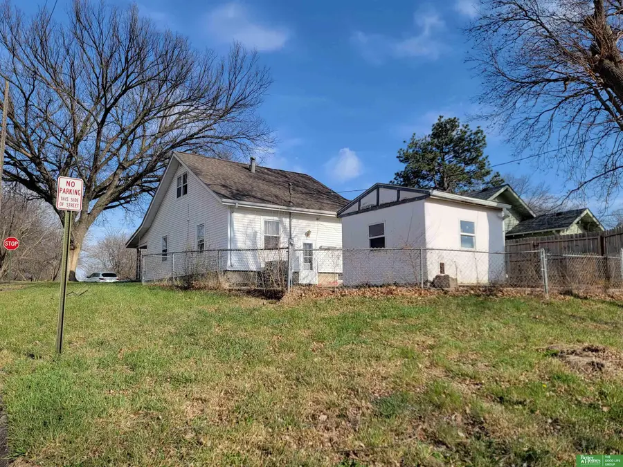 1121 N East Avenue, York, NE 68467 - #2