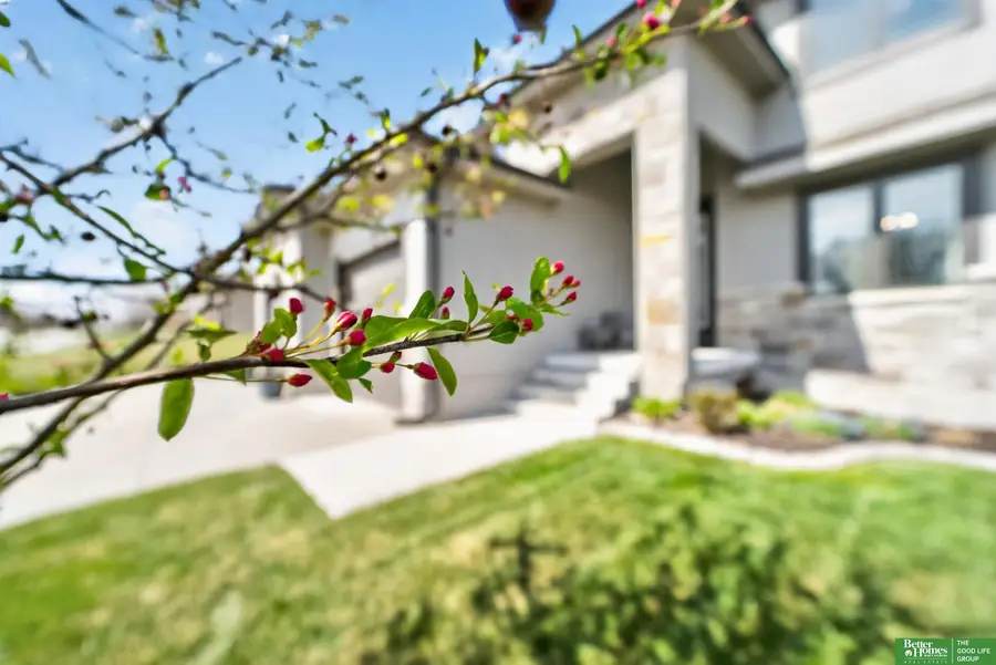 512 Sherwood Drive, Gretna, NE 68028 - #3