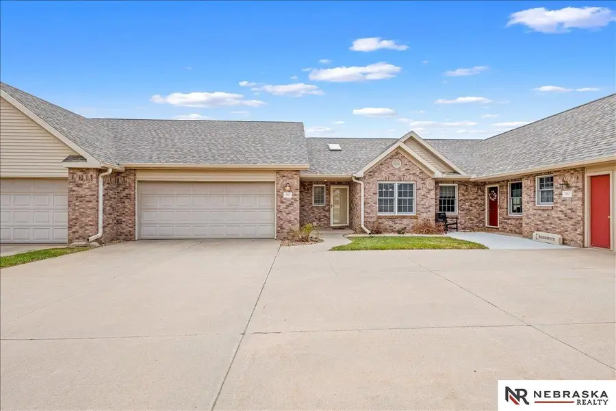 803 Clearwater Circle, Beatrice, NE 68310 - #2