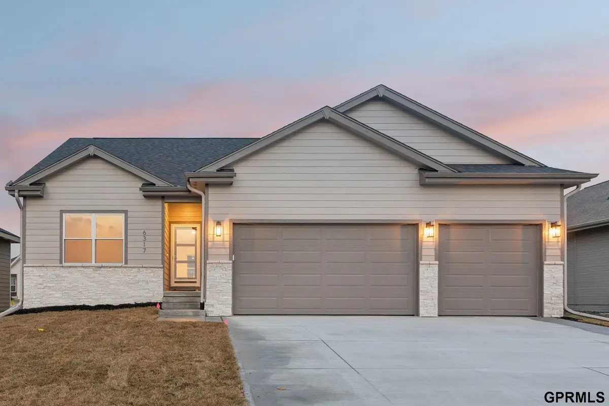 6317 S 208 Avenue, Elkhorn, NE 68022 - #1