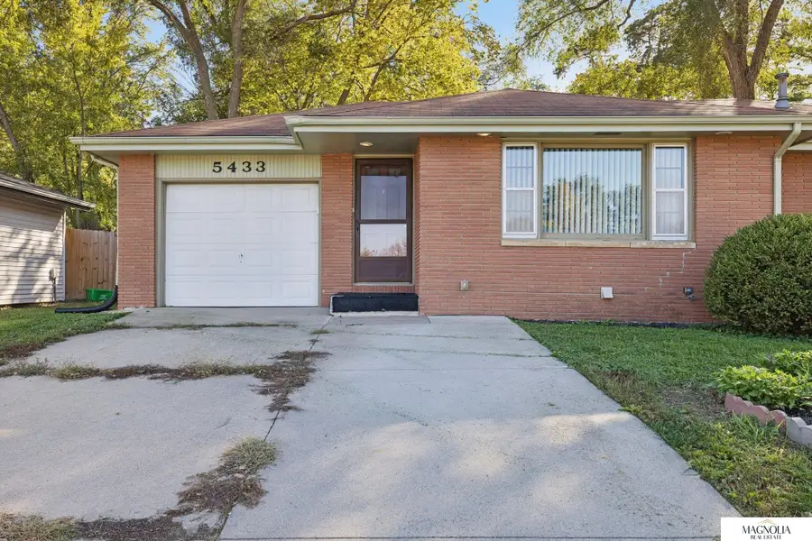 5433 Pioneers Street, Lincoln, NE 68506 - #3