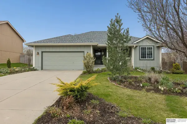 610 Ruby Road, Papillion, NE 68133