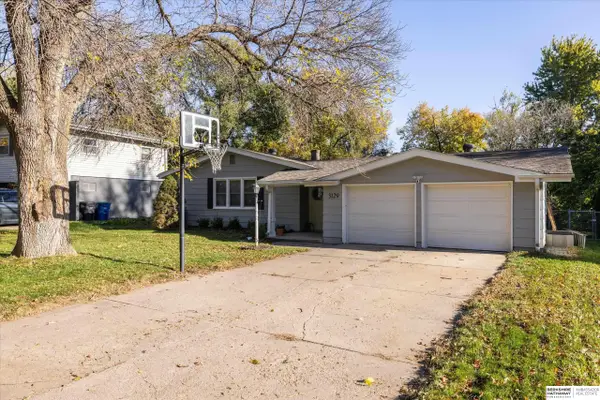 3129 Cottonwood Lane, Omaha, NE 68134