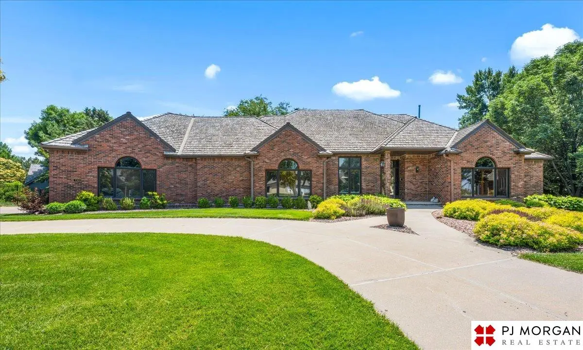 733 N 157th Circle, Omaha, NE 68118 - #1