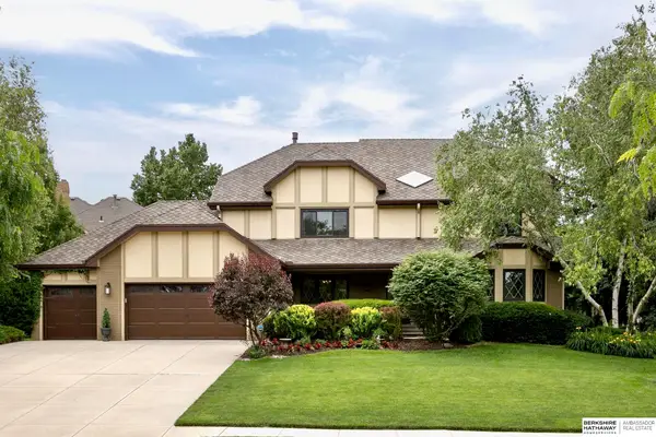 13619 Parker Circle, Omaha, NE 68154