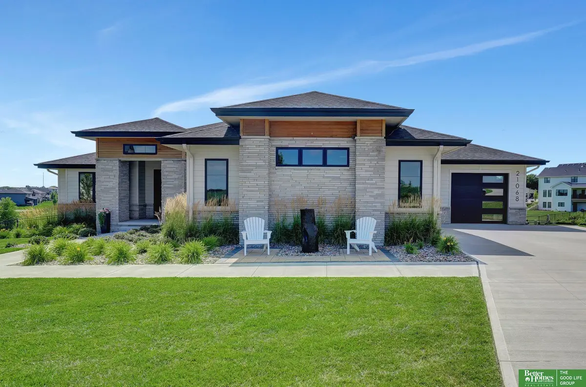 21068 Valley Circle, Elkhorn, NE 68022 - #1