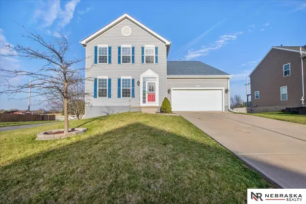 2201 S River Rock Dr Drive, Papillion, NE 68046