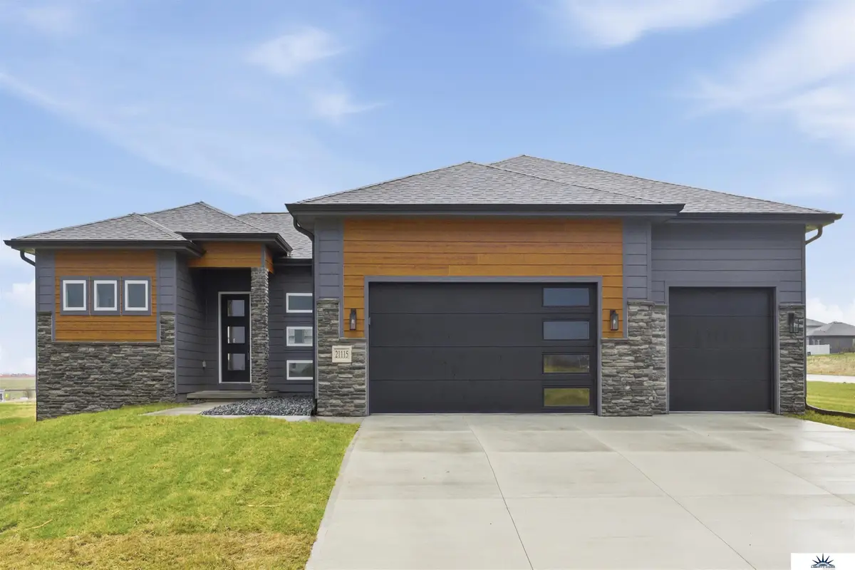 21115 Alex Avenue, Elkhorn, NE 68022 - #1