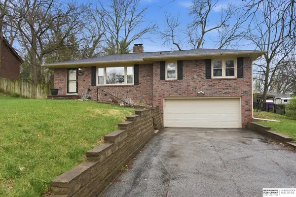 9213 Hickory Street, Omaha, NE 68124