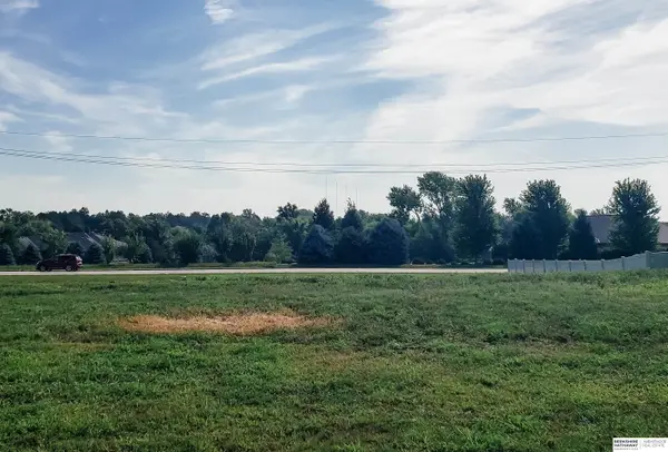 12703 S 73rd Street, Papillion, NE 68046