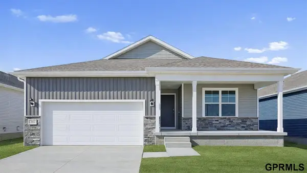 11963 S 114th Avenue, Papillion, NE 68046