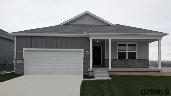 5565 N 186th Avenue, Elkhorn, NE 68022