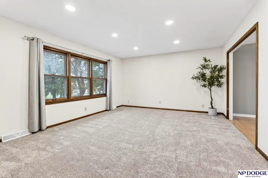 1521 N 107th Avenue, Omaha, NE 68114 - #2