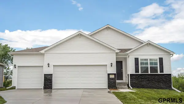 5548 N 186th Avenue, Elkhorn, NE 68022
