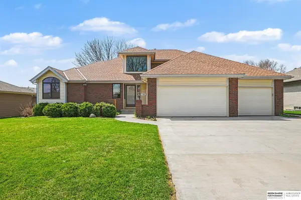 3826 N 207th Street, Elkhorn, NE 68022