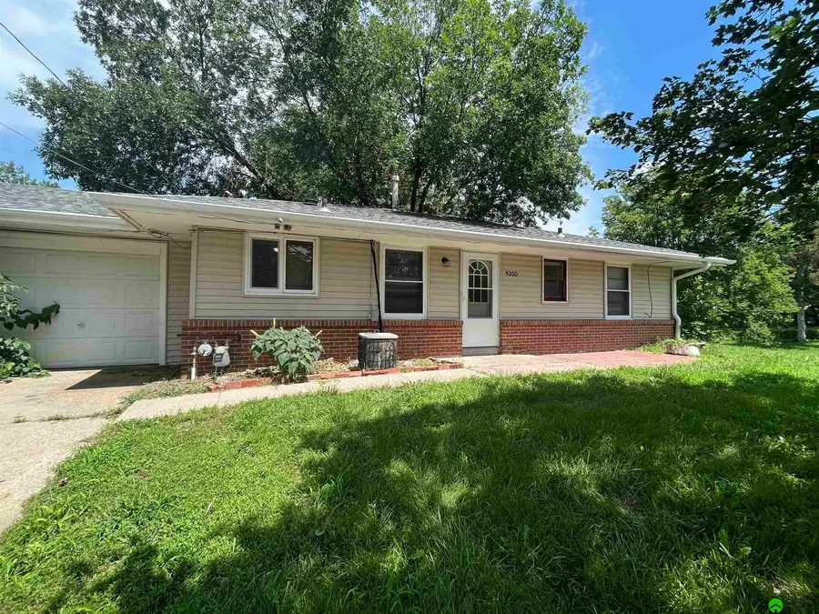 5200-5206 W Craw Street, Lincoln, NE 68524 - #3