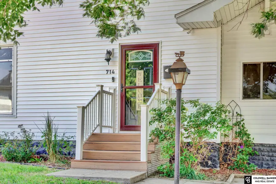 714 N Iowa Avenue, York, NE 68467 - #2