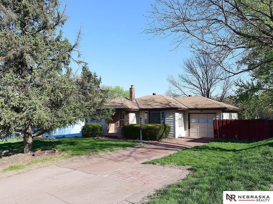 8530 Evans Street, Omaha, NE 68134 - #2