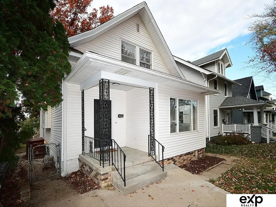 918 S 38th Street, Omaha, NE 68105 - #3