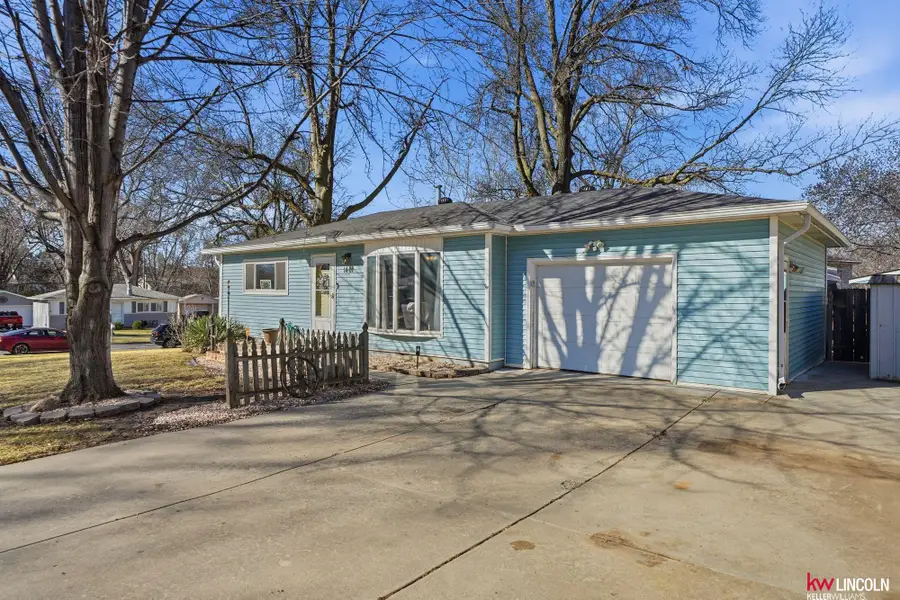 1401 N 61st Street, Lincoln, NE 68505 - #2