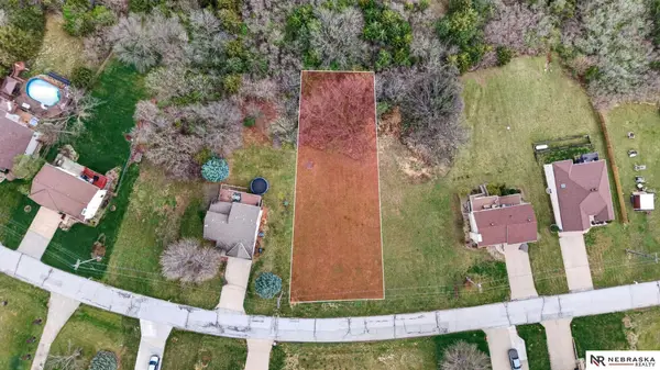 8607 Pawnee Lane, Plattsmouth, NE 68048