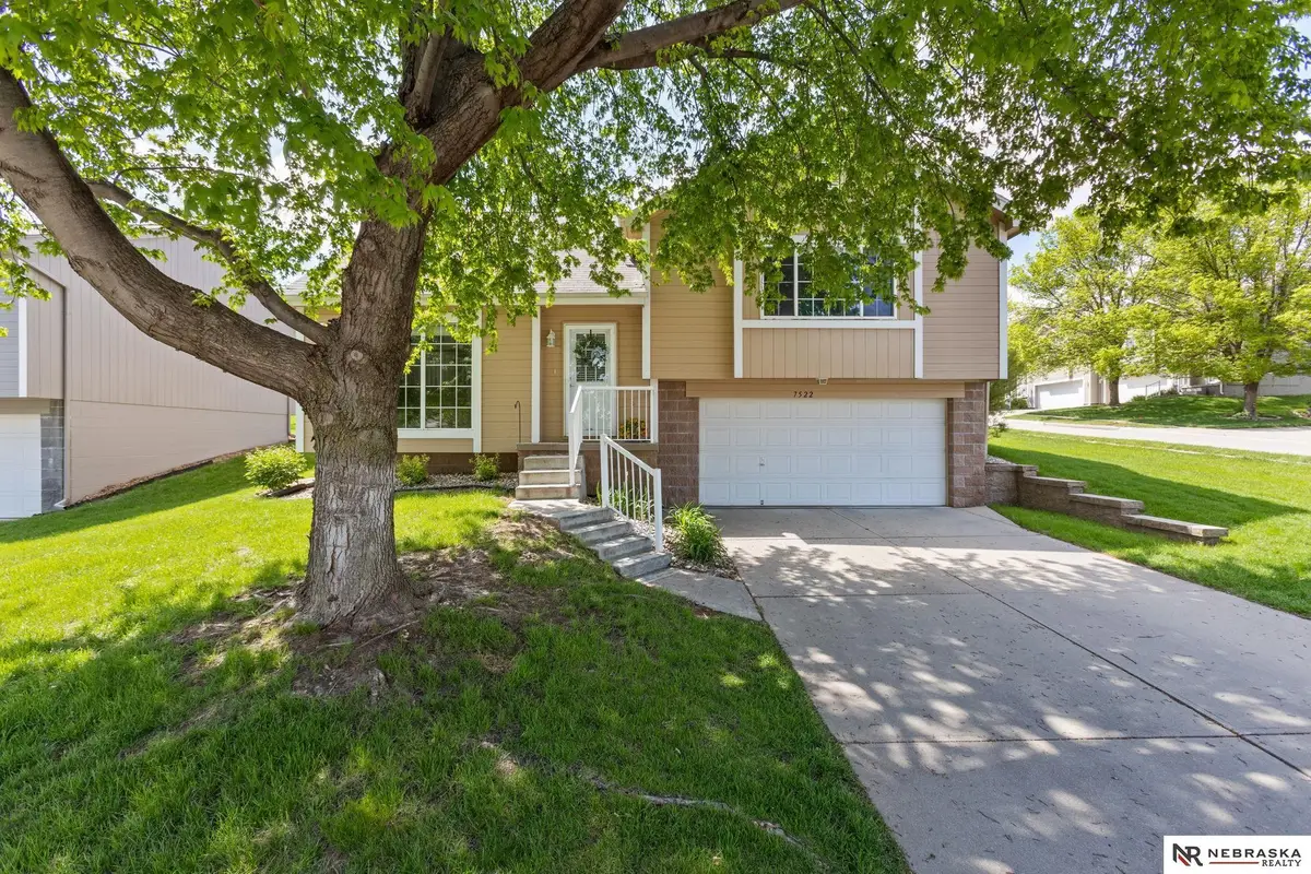 7522 N 77th Avenue, Omaha, NE 68122 - #1