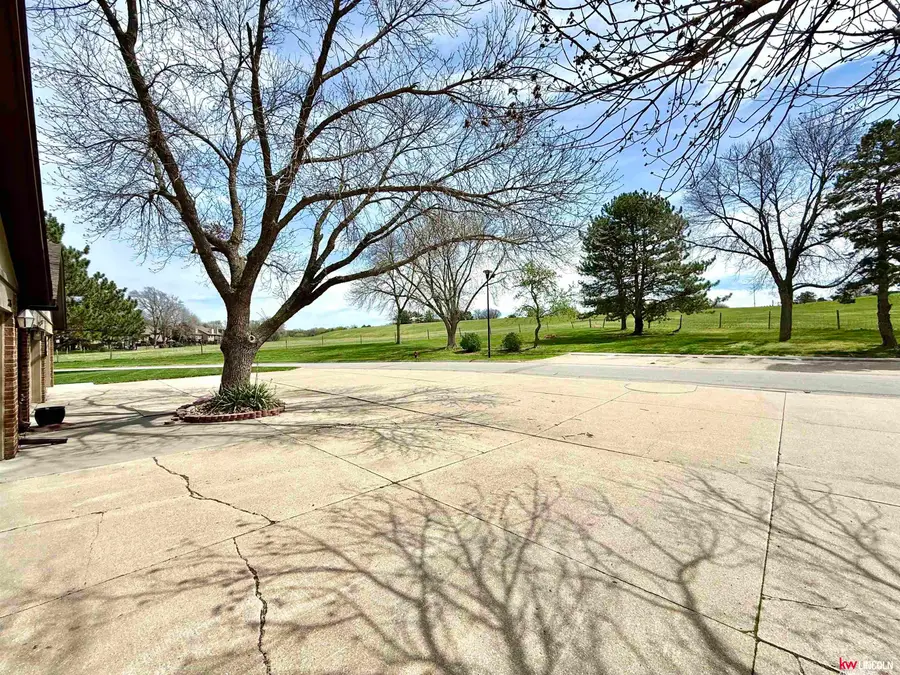 2439 Winding Way, Lincoln, NE 68506 - #2
