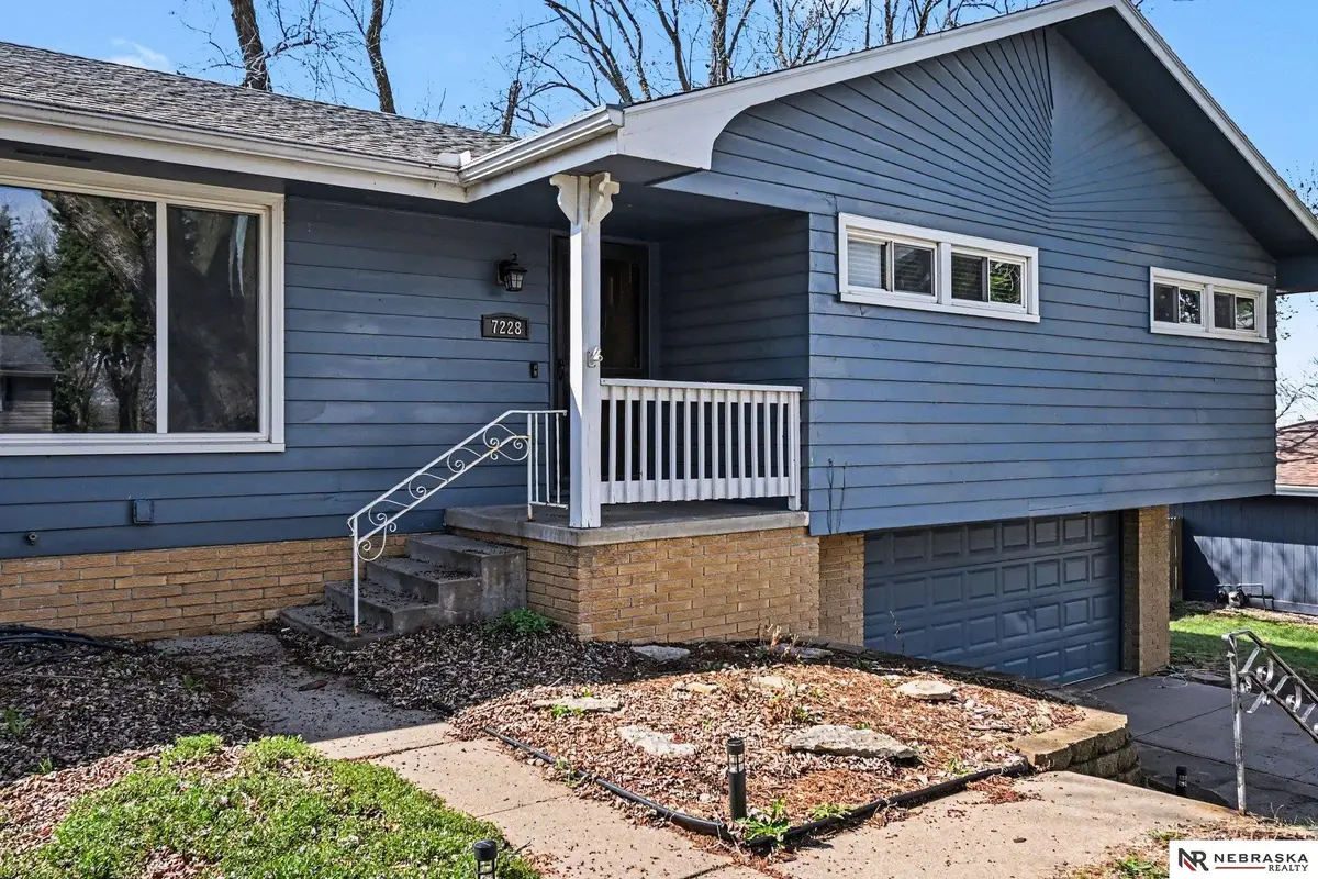 7228 N 71 Avenue, Omaha, NE 68152 - #1