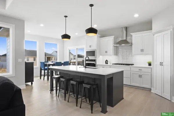 5606 N 198th Street, Elkhorn, NE 68022