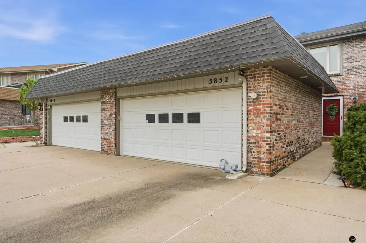 5852 Locust Street, Lincoln, NE 68516 - #1