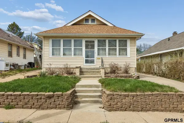 424 Grover Street, Omaha, NE 68108